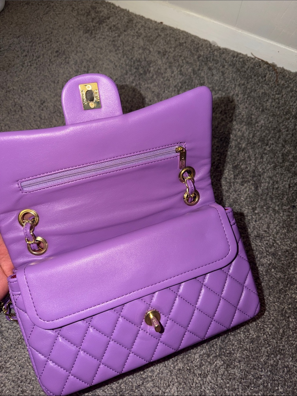 Quilted Crossbody Purse - Picture 3 of 6